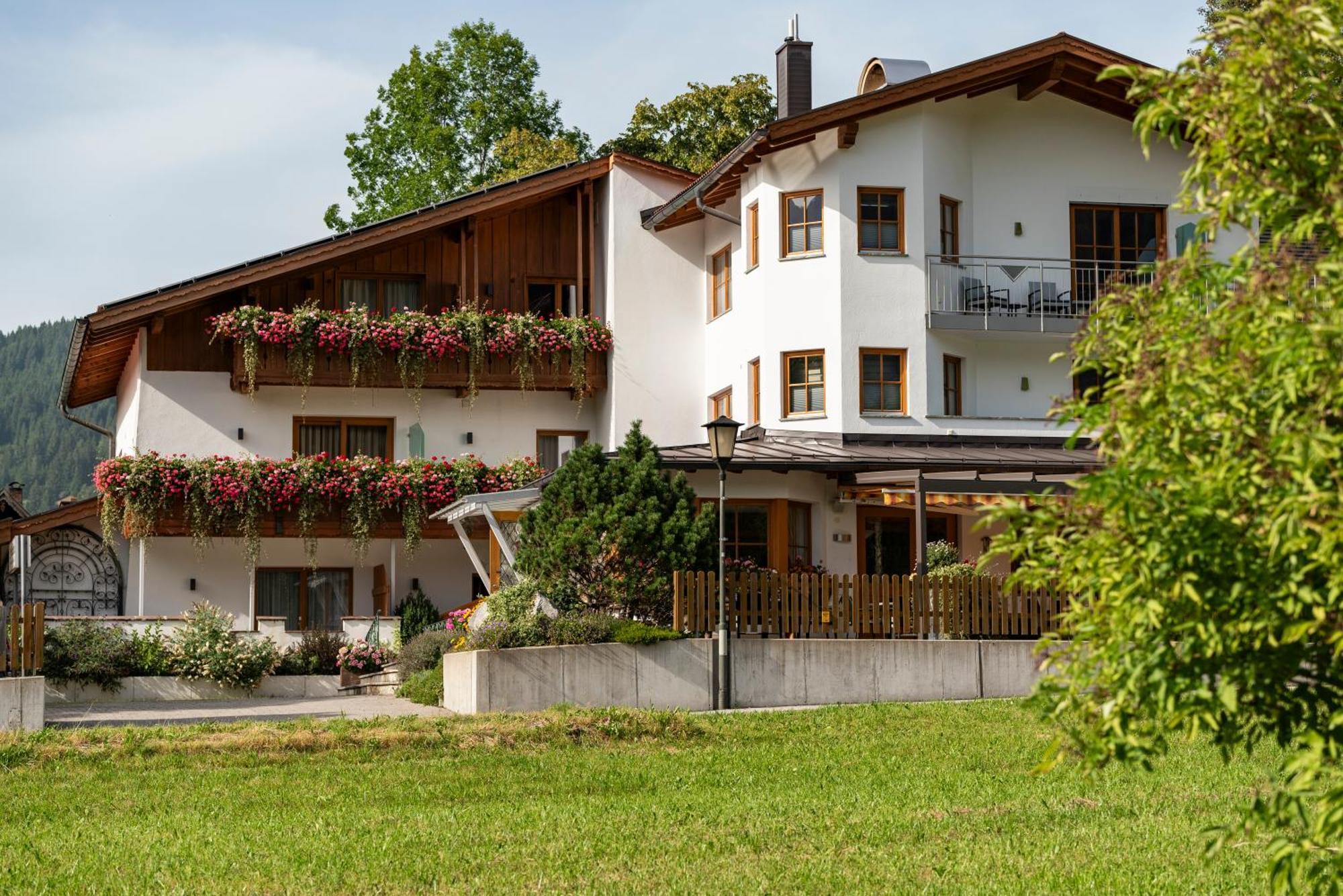 Arnika Garni Hotel Oberammergau Buitenkant foto